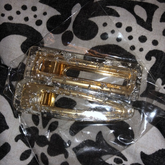 🔥NEW Embellished Silver Leaf & Clear Acrylic Hair Clips - Picture 3 of 3